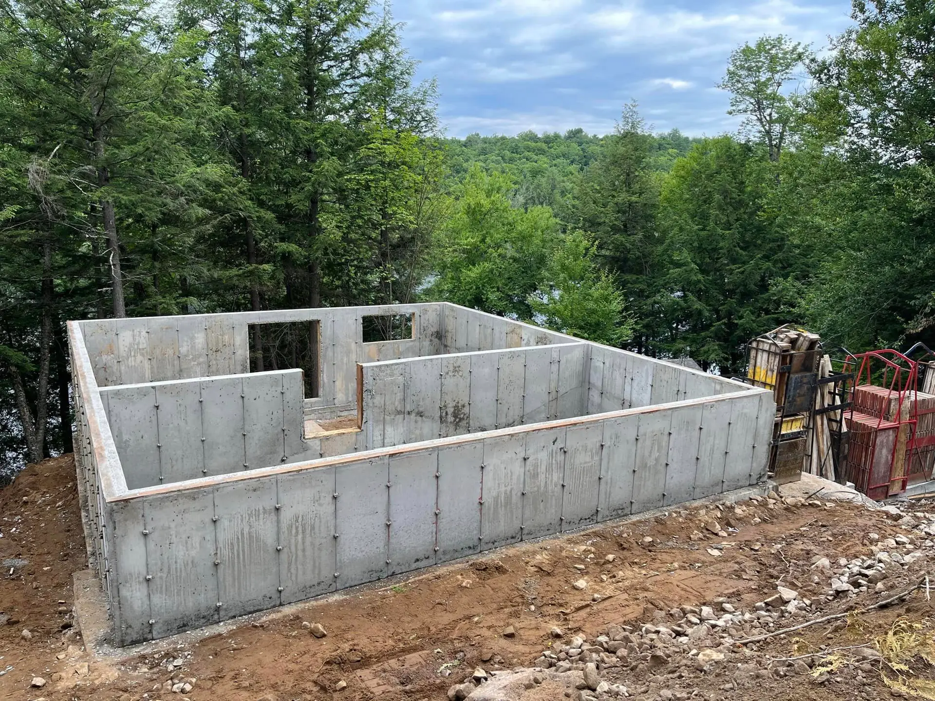 Construction JSH - Réalisations en coffrage résidentiel dans les Laurentides